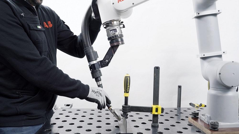 Collaborative robotic welding systems gain traction on the job shop floor